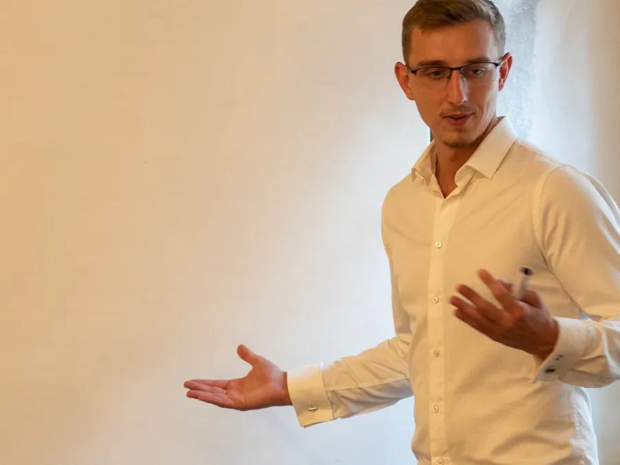 Honza Šilar vede přednášku o dýchání